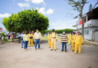 Gobierno Municipal de Acayucan entrega uniformes al personal de limpia pública