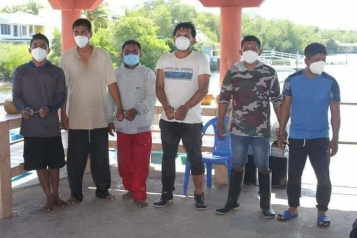 Lancheros detenidos en El Salvador con droga son oaxaqueños.