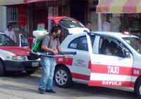 En Sayula de Alemán se llevó a cabo la “tercera jornada de desinfección vehicular” por personal de la comisión de vectores municipal