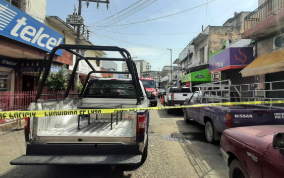 Incendio en comercio alarma zona de mercados en Veracruz puerto