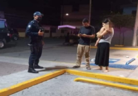 Menor de edad sale de su casa en plena madrugada y es encontrado caminando en las calles