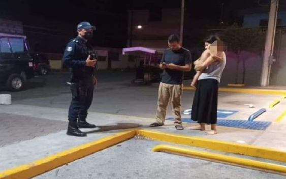 Menor de edad sale de su casa en plena madrugada y es encontrado caminando en las calles