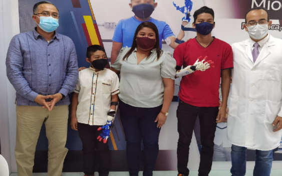 Entrega SEV prótesis robóticas diseñadas en el Instituto Tecnológico Superior de Poza Rica