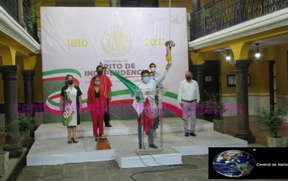 Alcalde de Papantla “Mariano Romero Conmemora el CCXI Aniversario del Grito de Independencia de México”