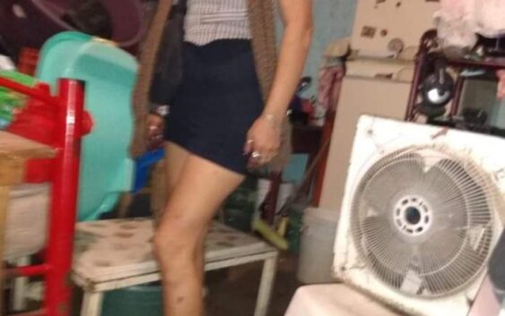 Iban por su pareja, pero se atrincheró en el baño y dejó que la asesinaran