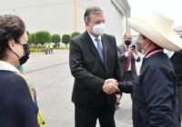 Presidente Castillo y Carlos Slim acuerdan implementar programas de conectividad digital