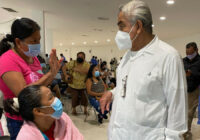 Supervisa Alcalde vacunación a personas de 40 a 49 años en Minatitlán