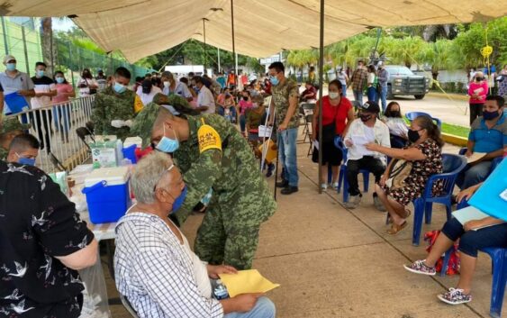 Vacunacion 18 a 39 en Cosoleacaque