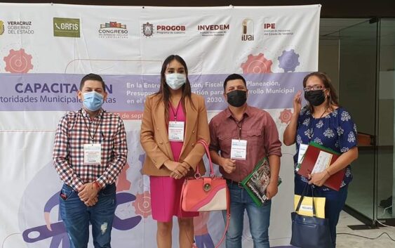 Alcalde electo de Juchique de Ferrer, asiste a la Capacitación del Orfis en el H. Congreso del Estado.