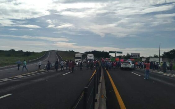 Cierre a la autopista Xalapa-Veracruz