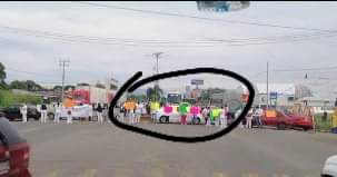 PERSONAL MÉDICO EN Salina CRUZ BLOQUEA CARRETERA