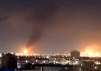 REFINERIA EN LLAMAS DESPUÉS DE UN SISMO EN LOS ÁNGELES CALIFORNIA ESTADOS UNIDOS