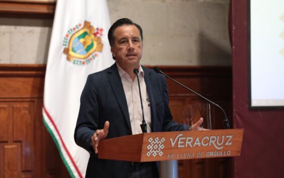 Confirma Gobernador que Veracruz avanzó a semáforo amarillo; anuncia nuevas sedes de vacunación