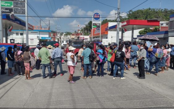 Amenazan papantecos con “montar en burro” a empleados de BIENESTAR en Papantla