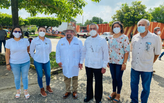 Avanzan con éxito jornadas de vacunación a jóvenes minatitlecos