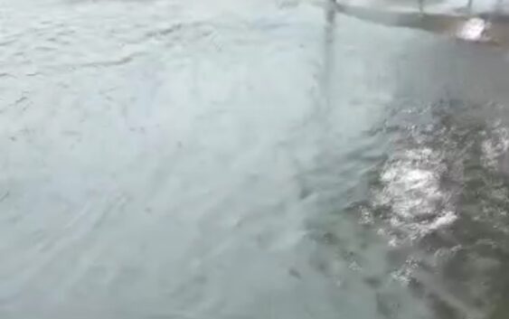 En Salina Cruz reportan fuertes lluvias