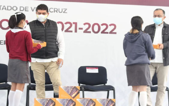 En Veracruz, regresaron a clases 558 mil estudiantes y 42 mil docentes de Educación Media Superior y Superior