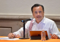 Gobierno del Estado procederá legalmente contra enfermera que simuló vacunar a paciente.