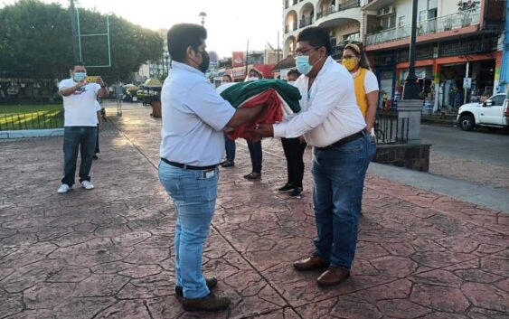 En el marco del aniversario del nacimiento de Francisco I. Madero, se llevó a cabo el izamiento de bandera en Acayucan