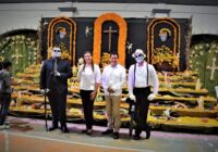 En Oluta…Impresionante altar de Muertos.              El Ayuntamiento y el DIF y celebran con un festival a los fieles difuntos