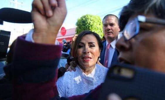 Se agrava salud de Rosario Robles y podría haber otra orden de captura en su contra