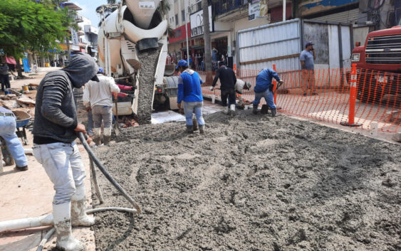 Inicia colado en el carril de circulación del Parque Independencia