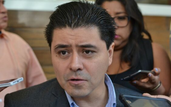 Rogelio Franco, mal y de malas. Le cumplimentan nueva orden de aprehensión ahora por Peculado