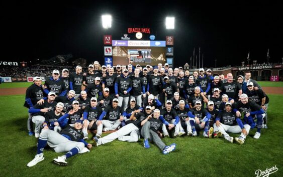 Los Dodgers de Urías derrotan a los Gigantes y disputarán la Serie de campeonato de la Liga Nacional.