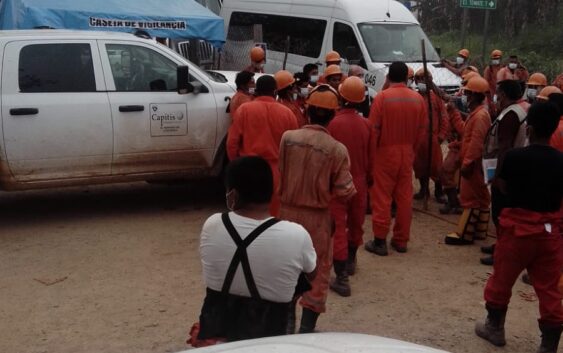 MANIFESTACIÓN DE TRABAJADORES DE COMESA EN PLAYA VICENTE