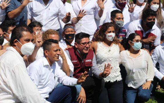 Desde Acayucan el delegado estatal de Morena, Esteban Ramírez promueve la afiliación al partido