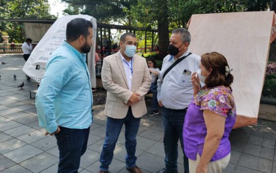 Prima de AMLO visita Altares de muertos en Xalapa