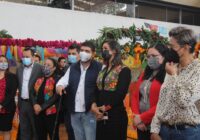 Encabeza secretario Zenyazen Escobar, celebración del Día de Muertos con muestra de altares en la SEV