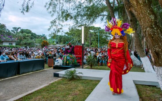 Disfrutan cordobeses concurso de Catrinas 2021