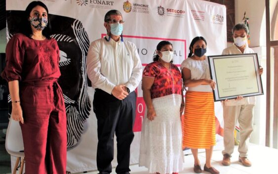 OBTIENEN PREMIOS ARTESANOS DE COSOLEACAQUE