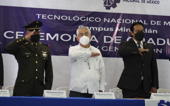 Participa Alcalde ceremonia de graduación del Tecnológico de Minatitlán