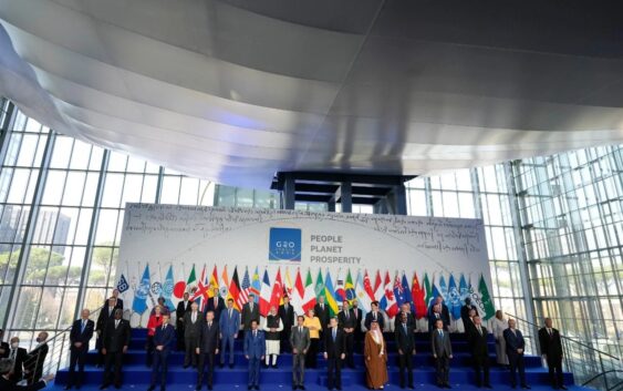 Los líderes del G20 se comprometen a vacunar al 70% del mundo en 2022