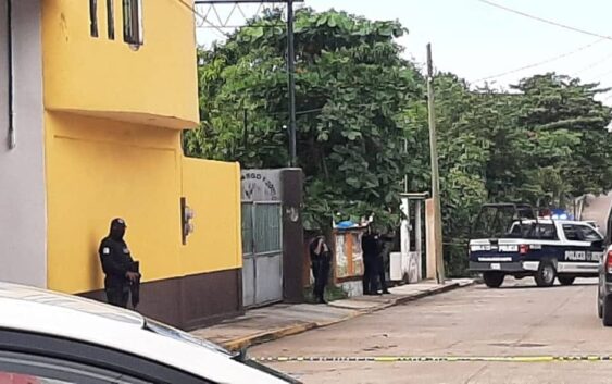 Hombres armados arrojan granada a empresa en Cosoleacaque; afortunadamente el artefacto no explotó