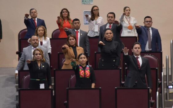 Quedan constituidos tres grupos legislativos en el Congreso local