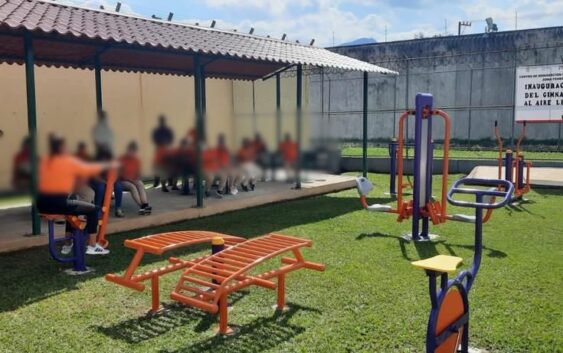 La secretaría de seguridad pública promueve el ejercicio en un centro para mujeres