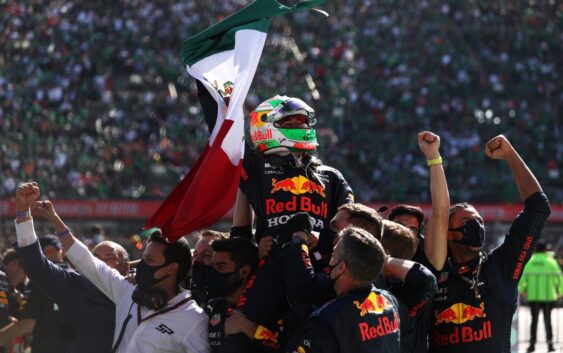 Sergio “Checo” Pérez se sube al podio en el GP de México