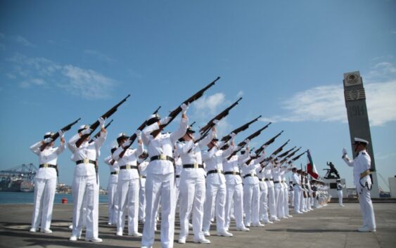 Publica DOF decreto sobre creación de la Condecoración Bicentenario otorgada por la Armada de México