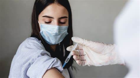 Abren vacunación contra Covid-19 en menores de 15 a 17 años sin comorbilidades