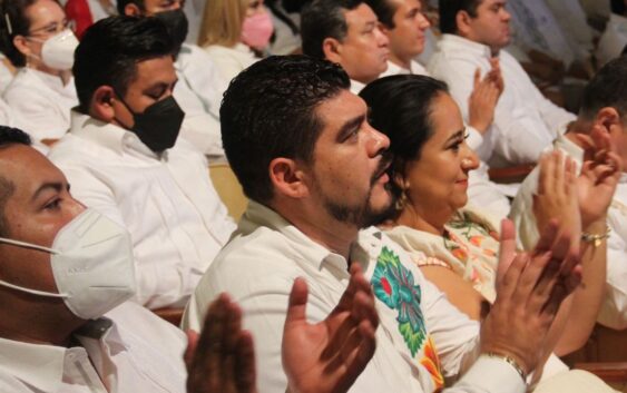 Zenyazen Escobar asiste al Tercer Informe del Gobernador Cuitláhuac García