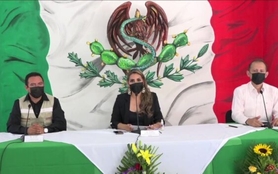 Gobernadora de Guerrero modifica el escudo nacional de México
