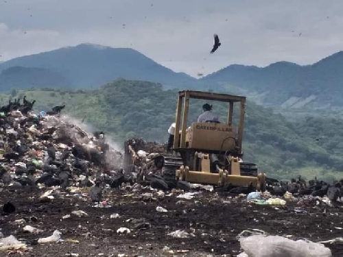 Administración de basura en Catemaco tendrá costo millonario en 2022, afirma alcalde