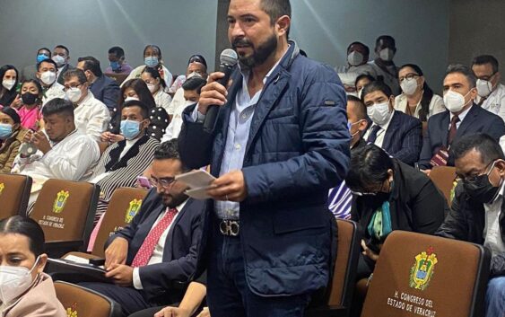 Jaime de la Garza le exige cuentas al Secretario de salud