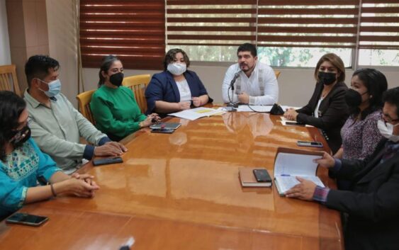 Reconoce SEV a 60 estudiantes por ganar beca de la Fundación Bancomer BBVA A. C., será para que cursen la secundaria
