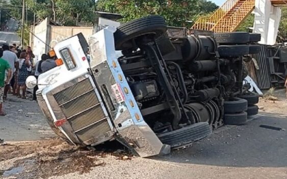 De Veracruz el tráiler que traficaba con migrantes y provocó la muerte de 54, confirma Guardia Nacional y SSPC