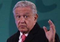 Aparece otro millón de firmas para revocación