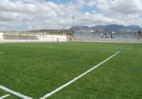 Amparan a niño para que campo en que juega fútbol esté en buenas condiciones